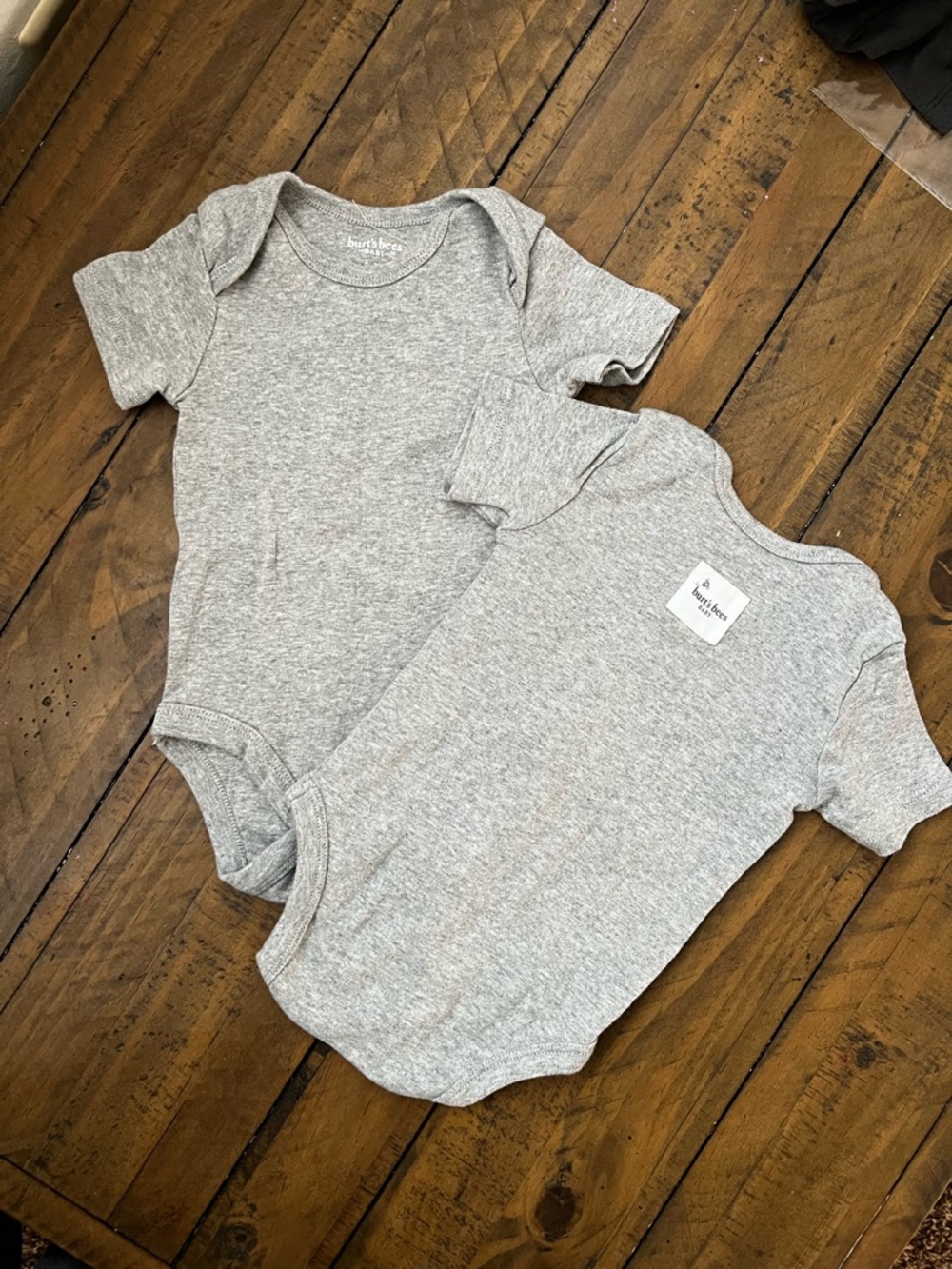 Burt’s Bee Neutral Baby Onesie Bundle - light grey, dark grey, & Beige - Picture 3 of 4